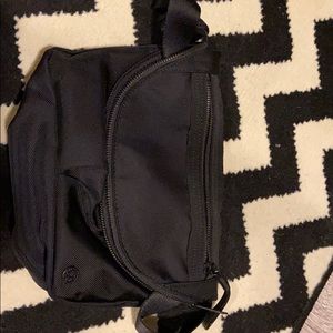 Lululemon crossbody festival bag